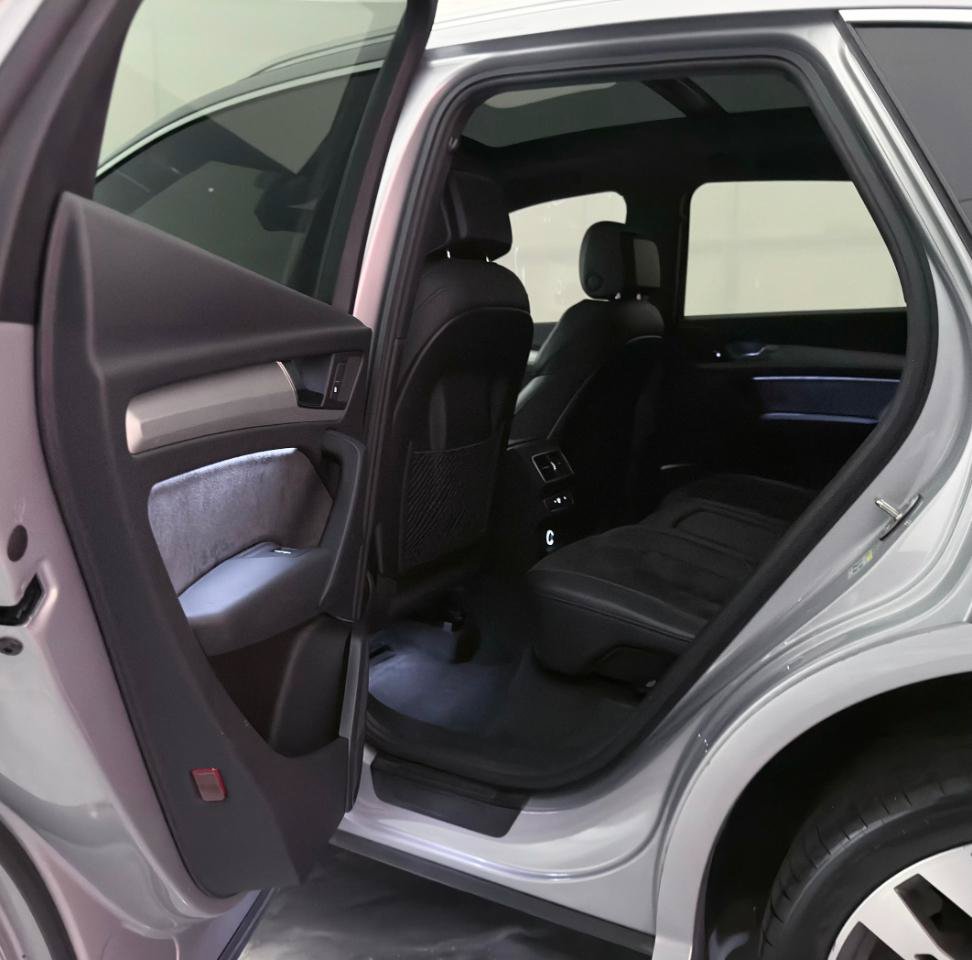Used 2019 Audi SQ5 Premium w/ Convenience Package AWD/4WD image 22