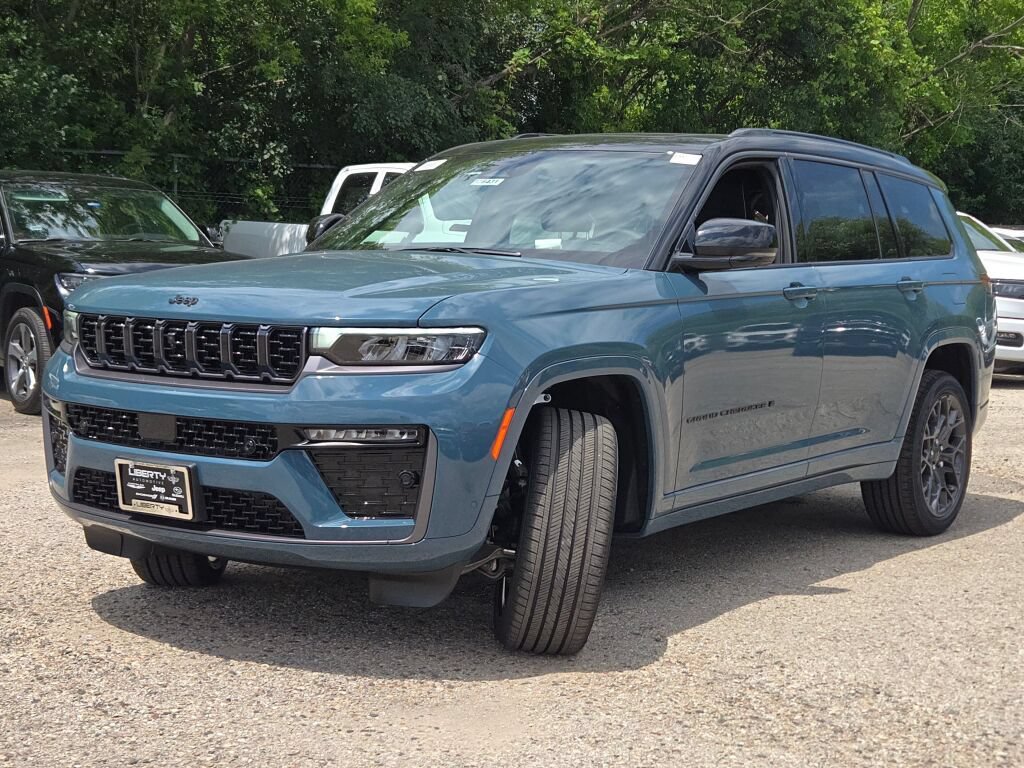 New 2026 Jeep Grand Cherokee L Summit w/ Obsidian Package AWD/4WD image 7