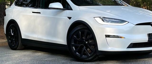 Used 2023 Tesla Model X image 15