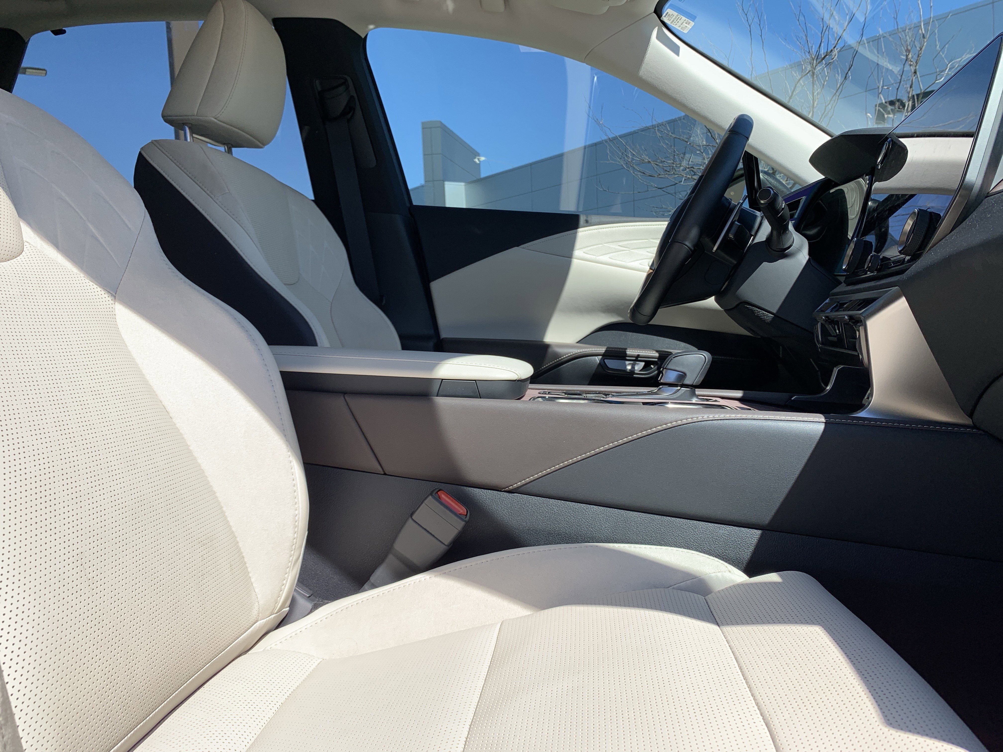 Used 2025 Lexus RX 450h 450h+ Luxury w/ Convenience Package image 35