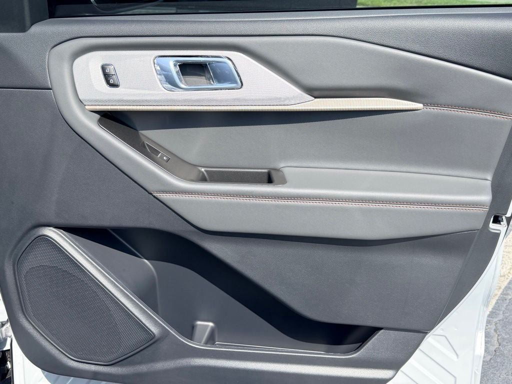 New 2026 Ford Explorer Active w/ Active Comfort Package RWD image 5