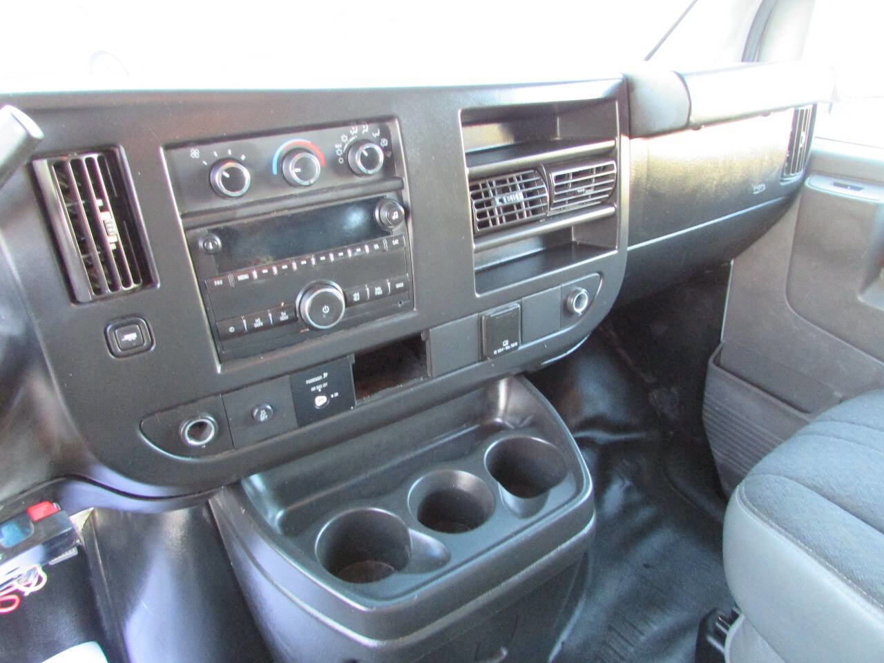 Used 2018 GMC Savana 2500 w/ Driver Convenience Package RWD image 17