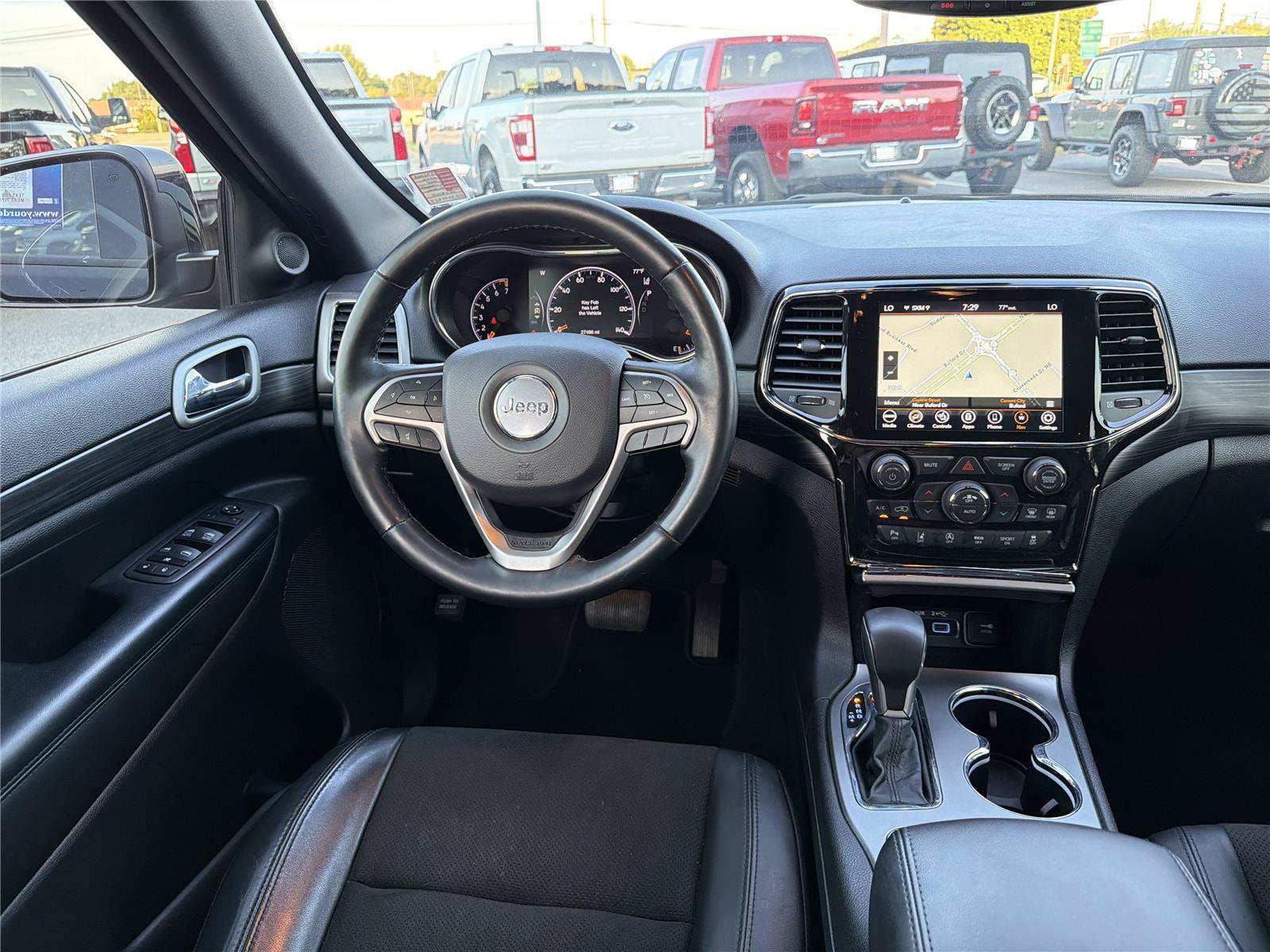 Used 2022 Jeep Grand Cherokee Laredo X AWD/4WD image 22
