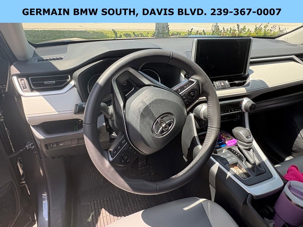 Used 2023 Toyota RAV4 XLE Premium image 17