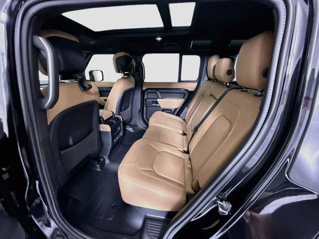 New 2026 Land Rover Defender 110 X-Dynamic SE AWD/4WD image 23