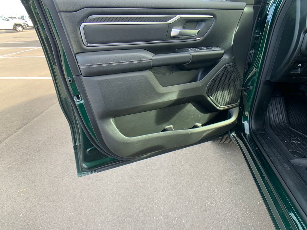 New 2026 RAM 1500 4x4 Crew Cab image 10