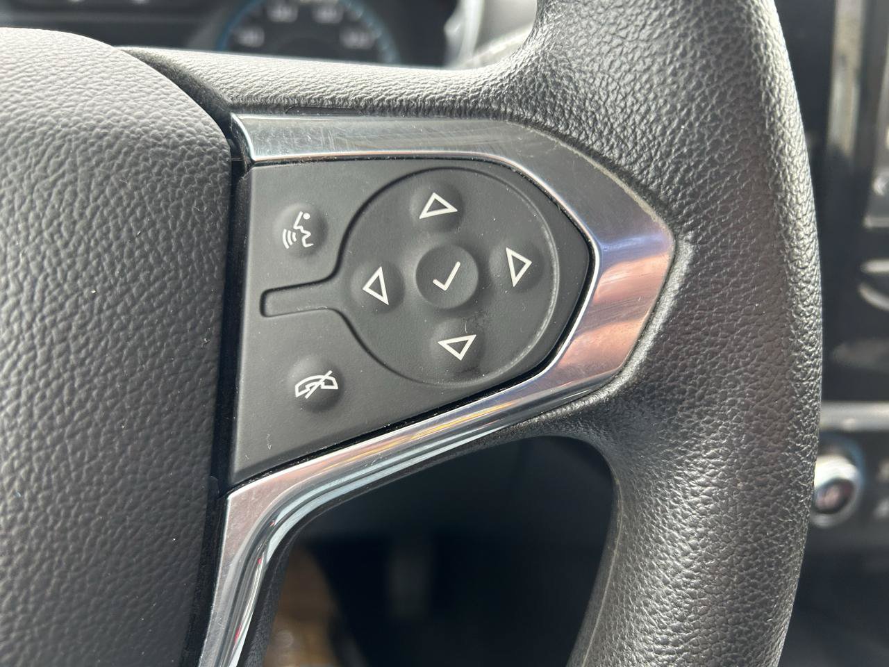 Used 2018 Chevrolet Traverse LS AWD/4WD image 20