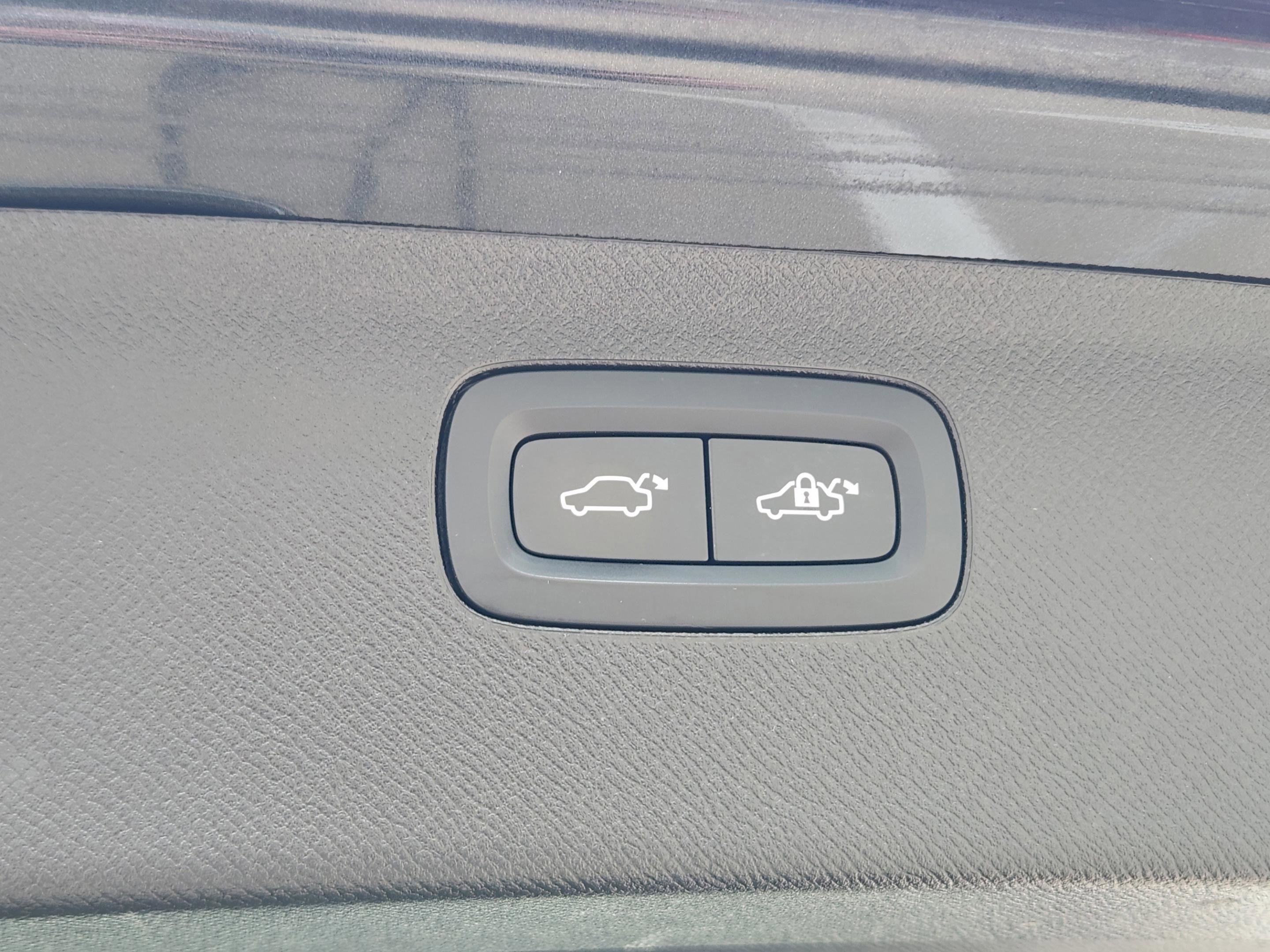 Used 2021 Volvo XC90 T8 Inscription Expression w/ Advanced Package image 29