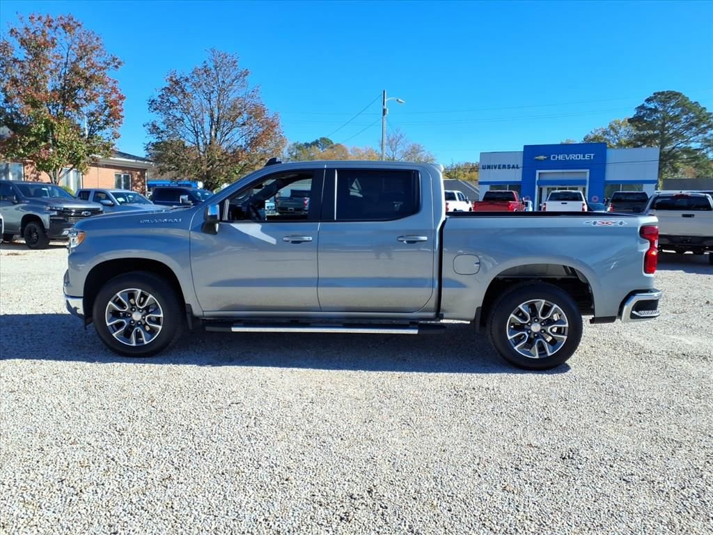 Used 2025 Chevrolet Silverado 1500 LT image 4