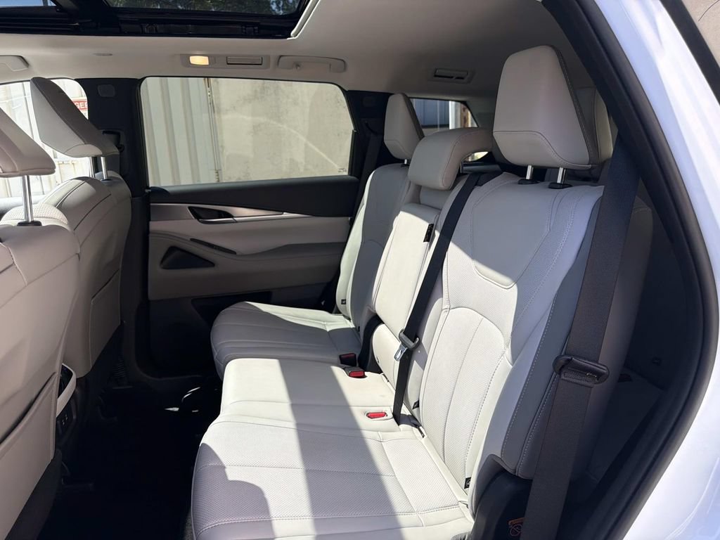 Certified 2026 INFINITI QX60 Pure w/ Cargo Package FWD image 12