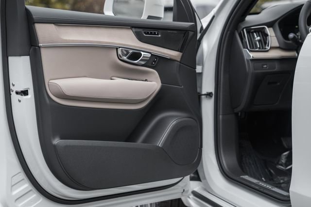 New 2026 Volvo XC90 B5 Ultra image 38