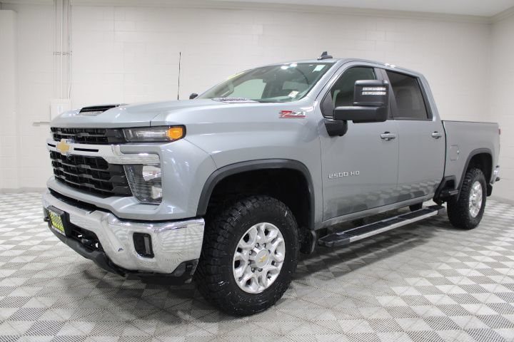 Used 2024 Chevrolet Silverado 2500 LT w/ All Star Edition AWD/4WD image 7