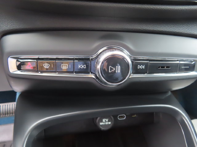 Used 2023 Volvo C40 P8 Recharge Ultimate AWD/4WD image 25