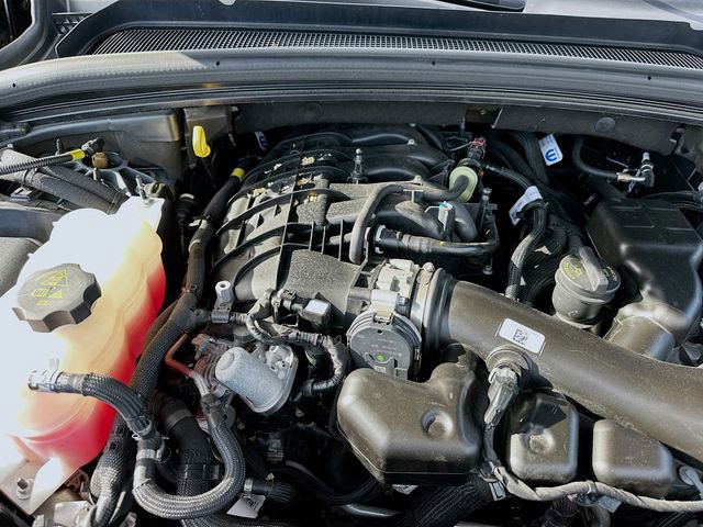 Used 2025 Jeep Grand Cherokee Summit image 32