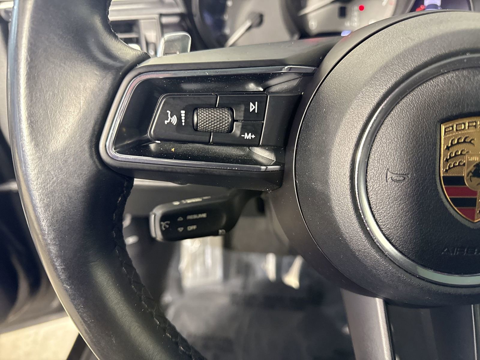 Used 2022 Porsche Macan S image 11