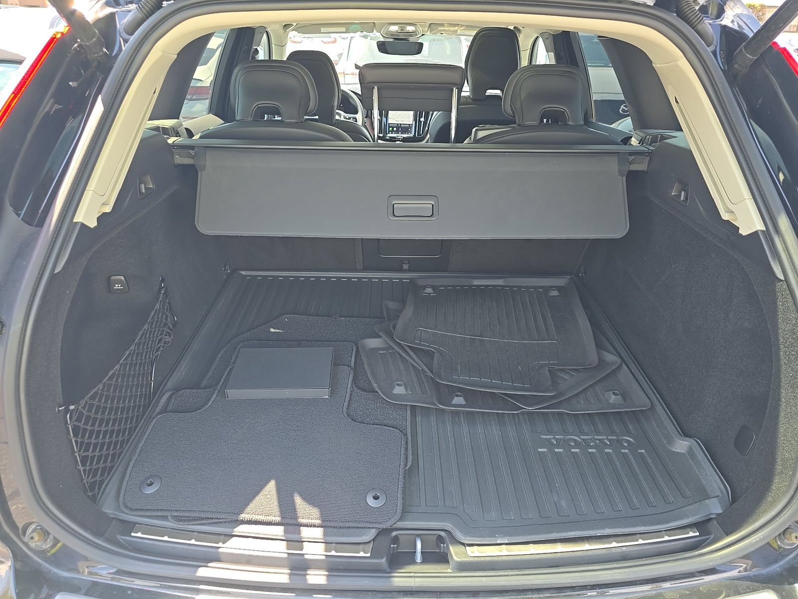 Used 2023 Volvo XC60 B6 Ultimate w/ Protection Package Premier AWD/4WD image 7
