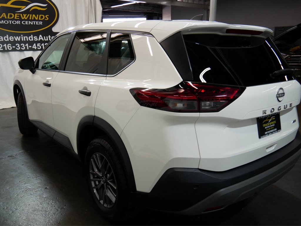 Used 2023 Nissan Rogue S AWD/4WD image 6