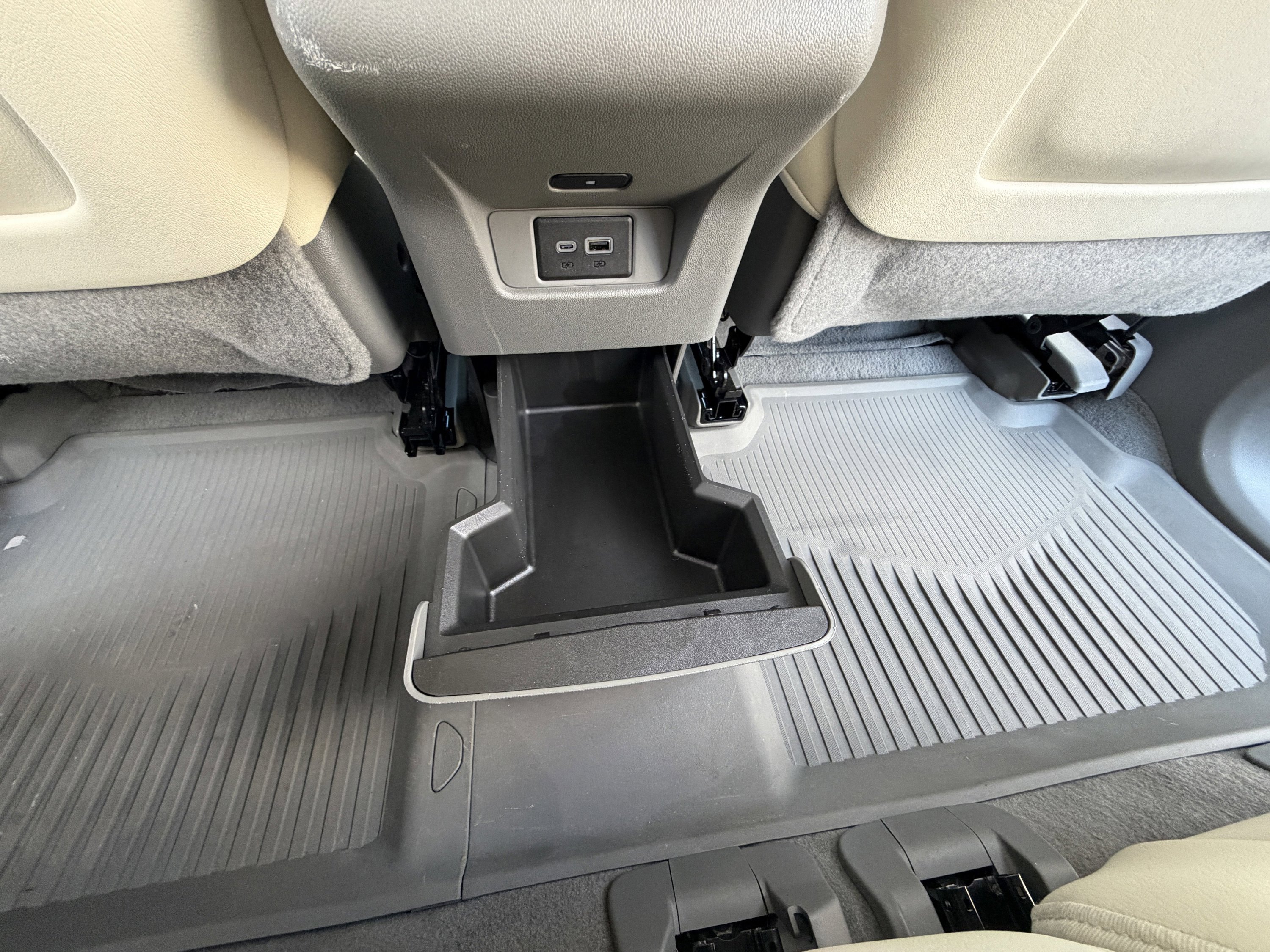 Certified 2025 Cadillac XT6 Premium Luxury w/ LPO, Floor Liner Package image 31