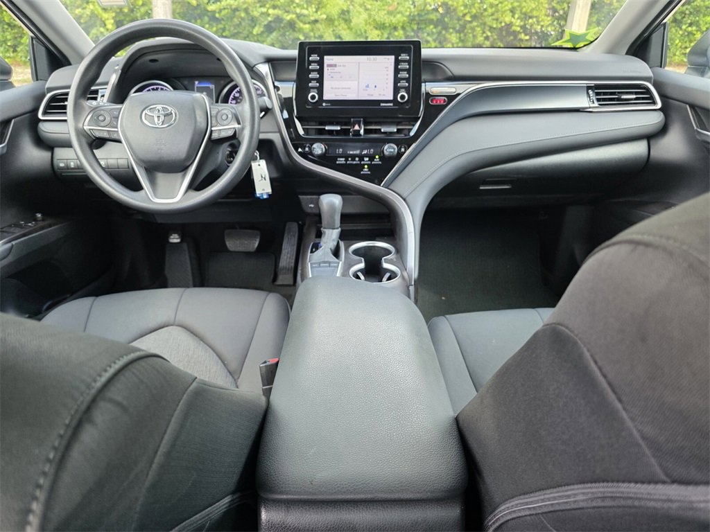 Used 2024 Toyota Camry LE image 5