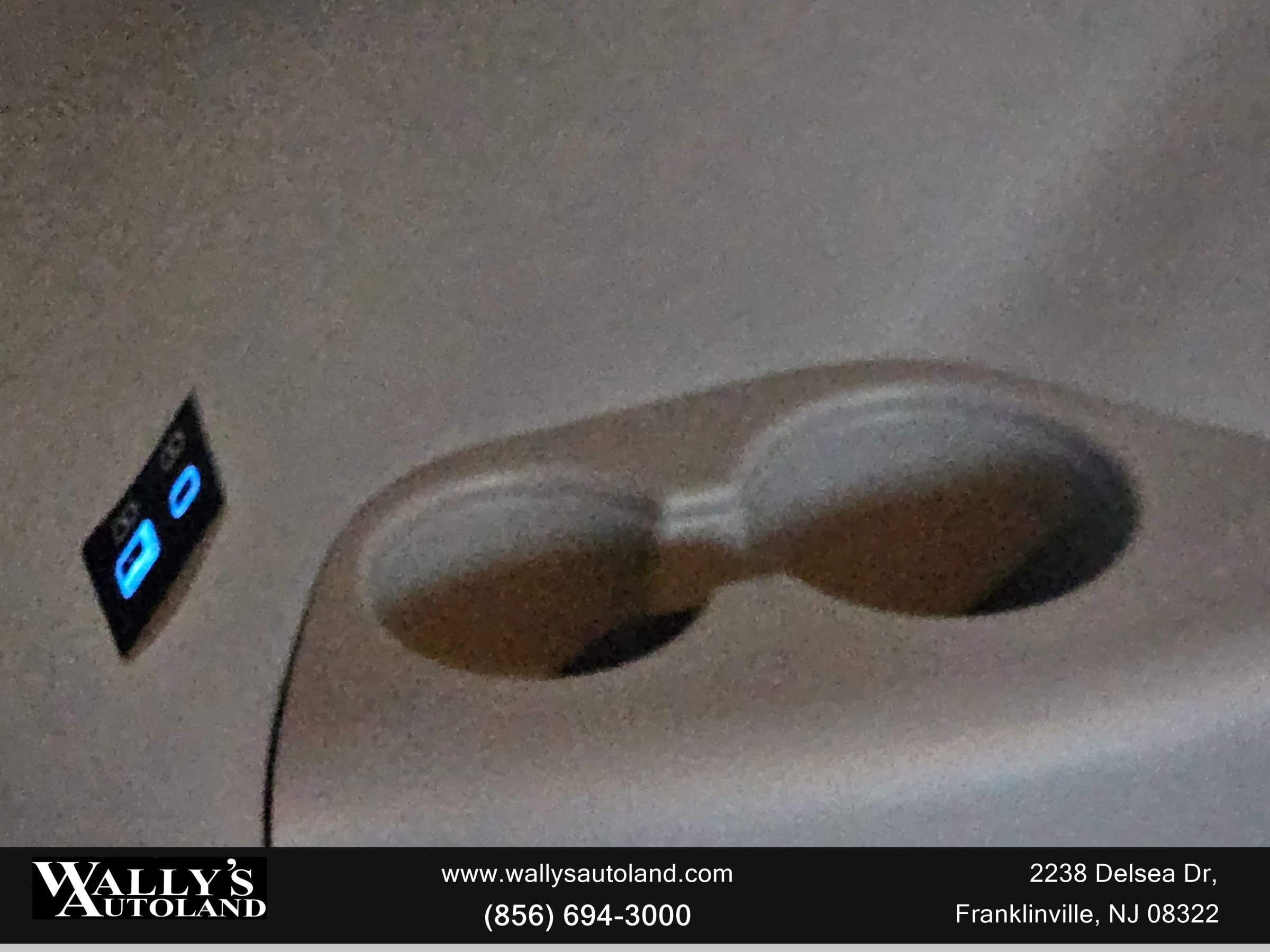 Used 2021 Toyota Sienna XLE image 36