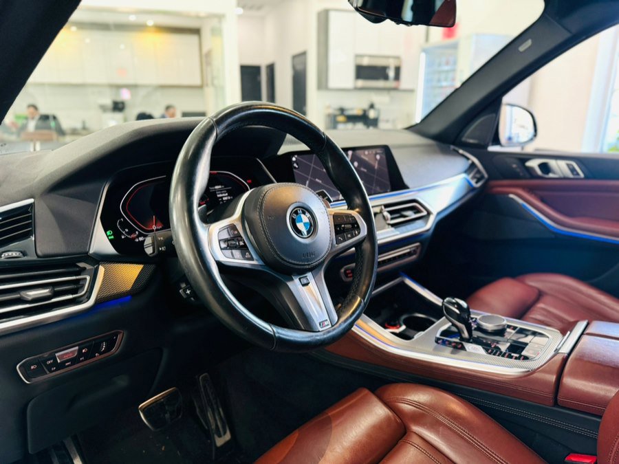 Used 2019 BMW X5 xDrive50i w/ M Sport Package image 14