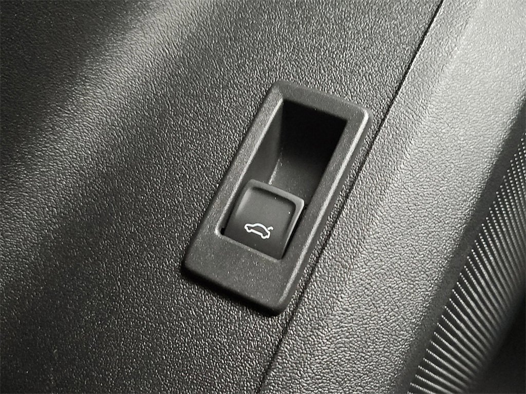 New 2025 Audi Q5 Premium Plus image 17