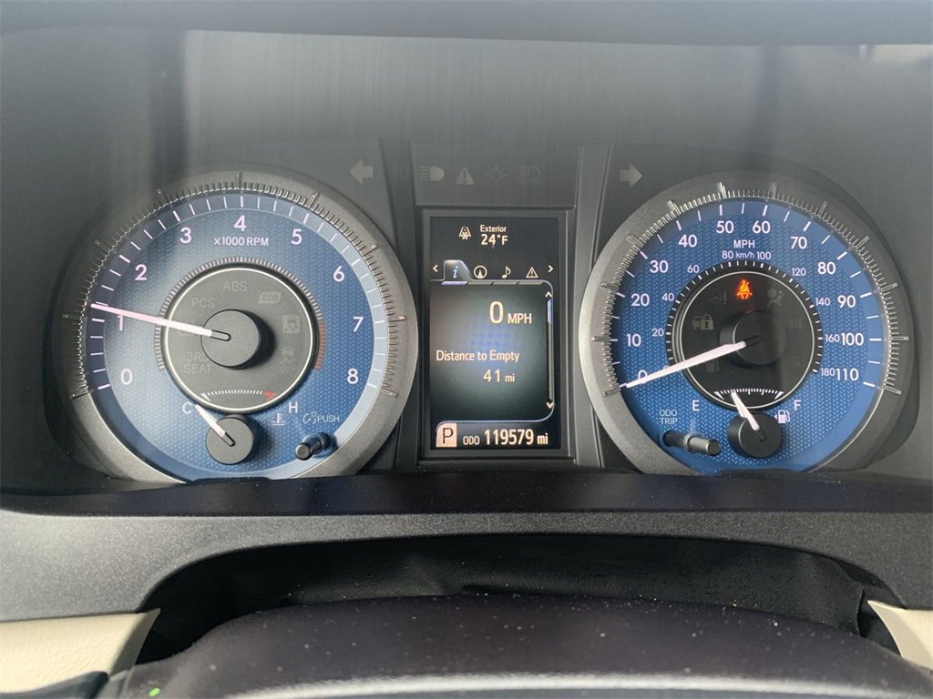 Used 2017 Toyota Sienna XLE Premium image 16