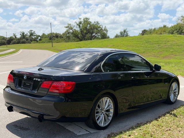 Used 2011 BMW 335i Convertible image 5