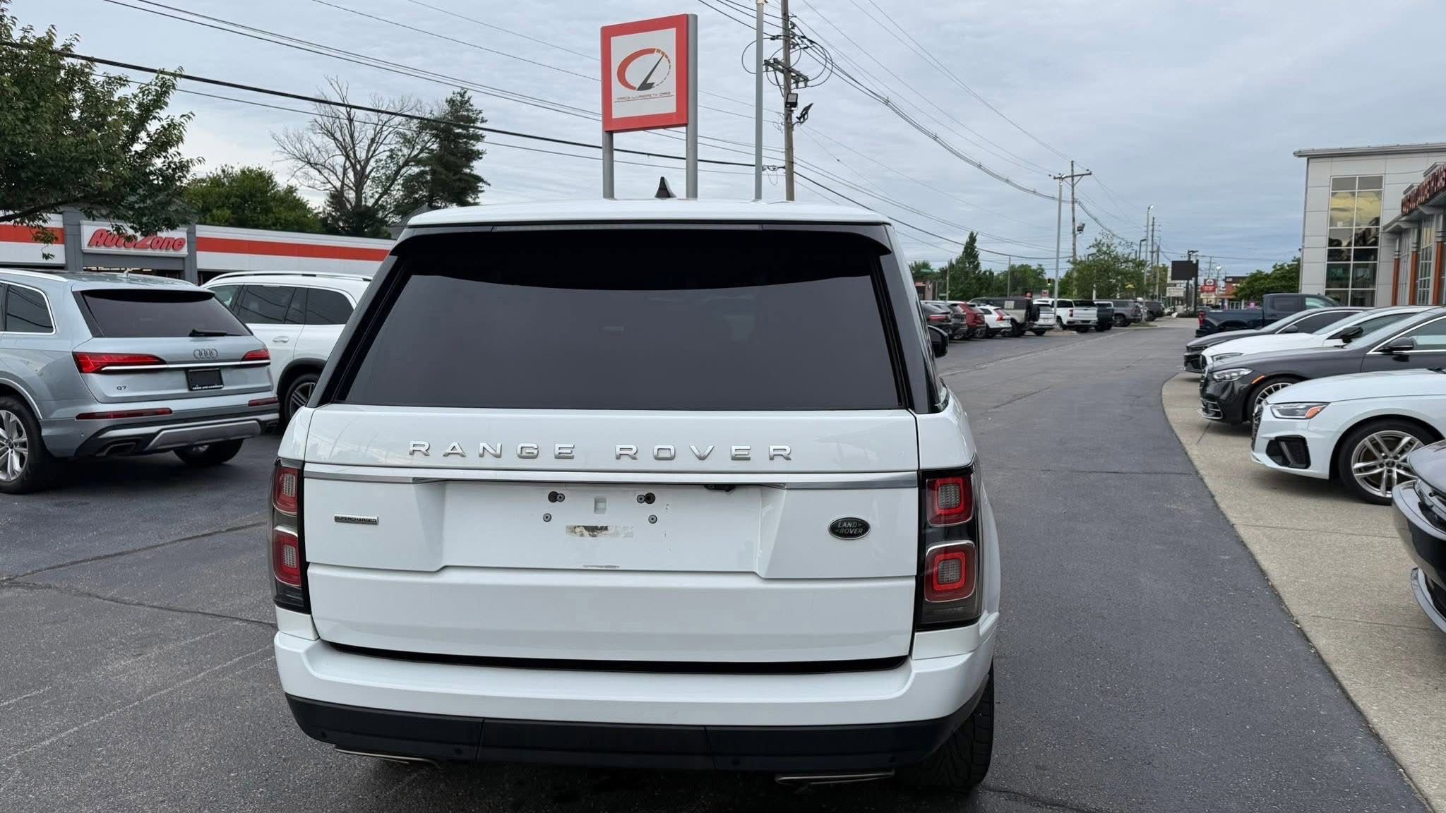 Used 2018 Land Rover Range Rover Long Wheelbase Supercharged AWD/4WD image 9