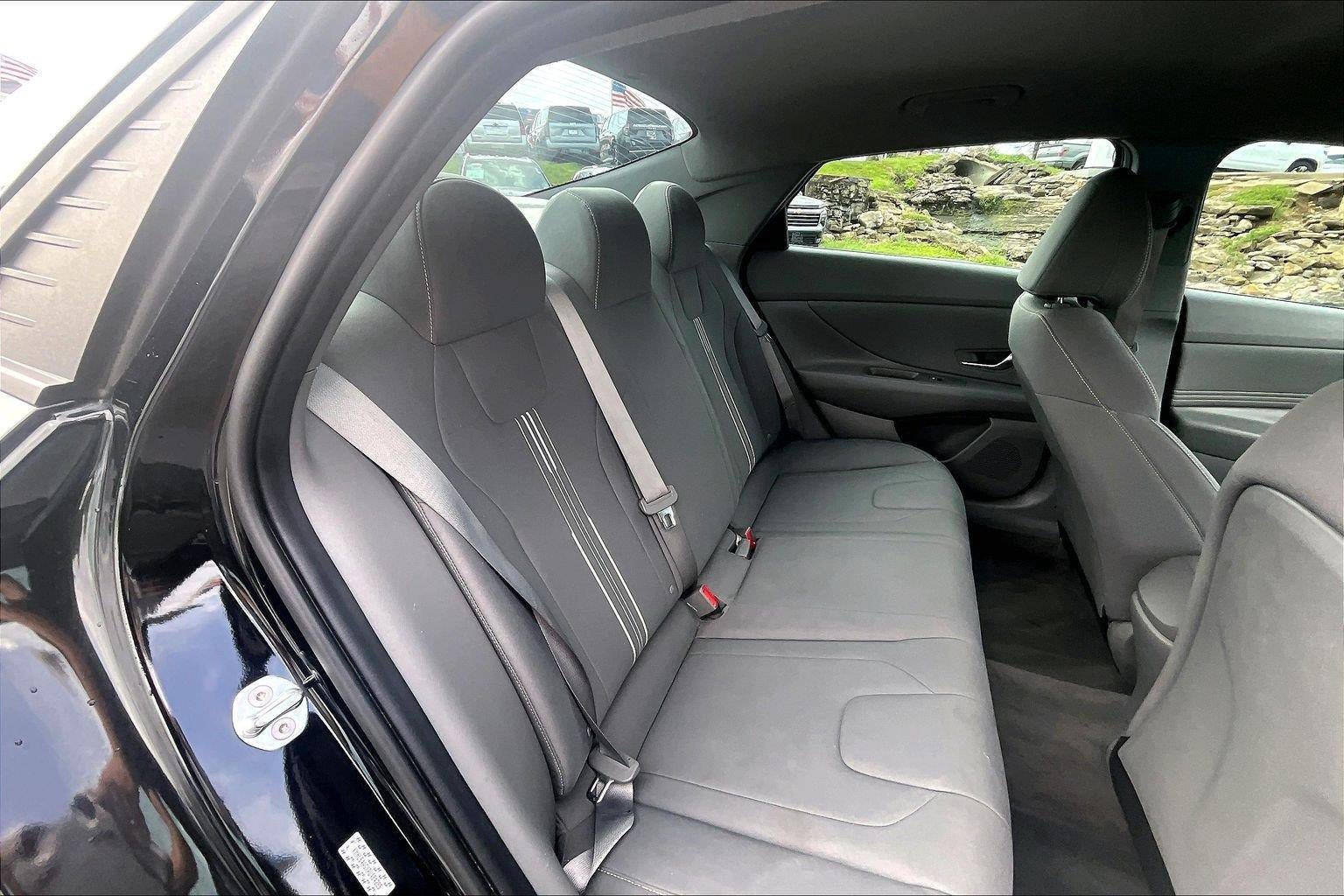 Used 2023 Hyundai Elantra SEL FWD image 20
