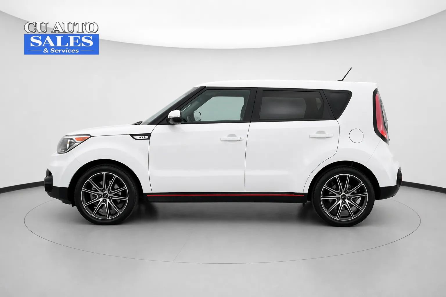 Used 2018 Kia Soul ! FWD image 4