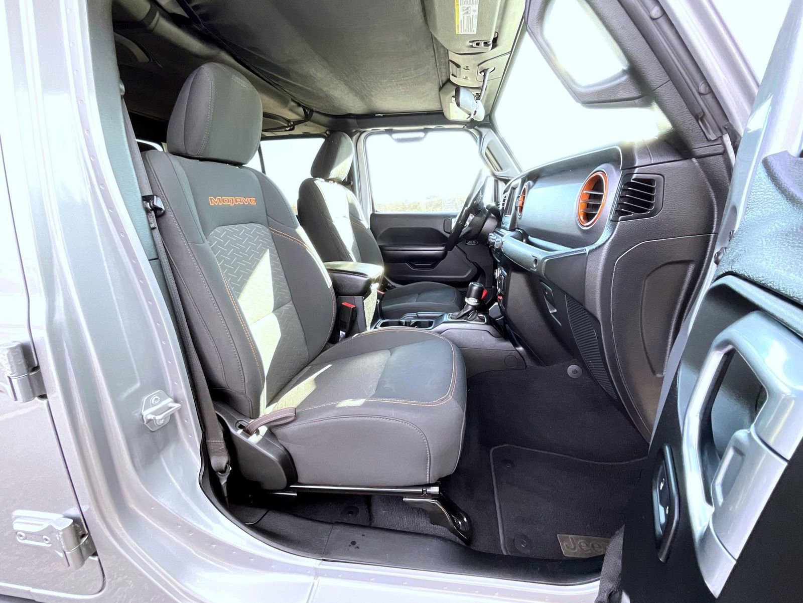 Used 2021 Jeep Gladiator Mojave w/ LED Lighting Group image 15