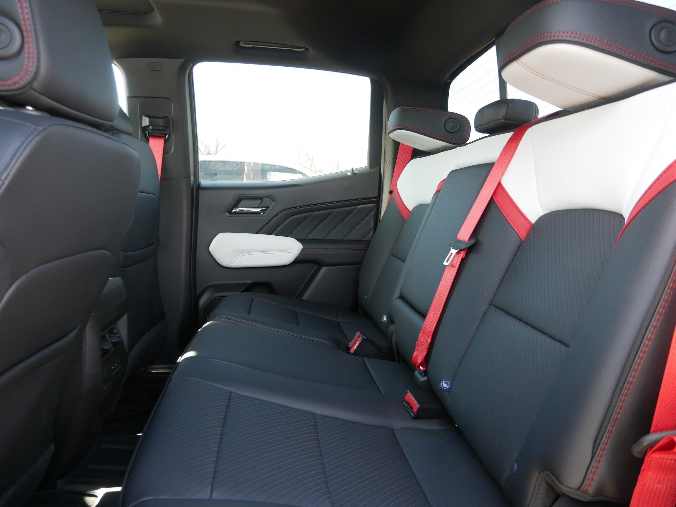 New 2026 GMC Canyon AT4X AWD/4WD image 5