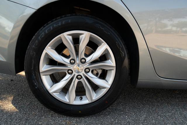 Used 2023 Chevrolet Malibu LT image 39