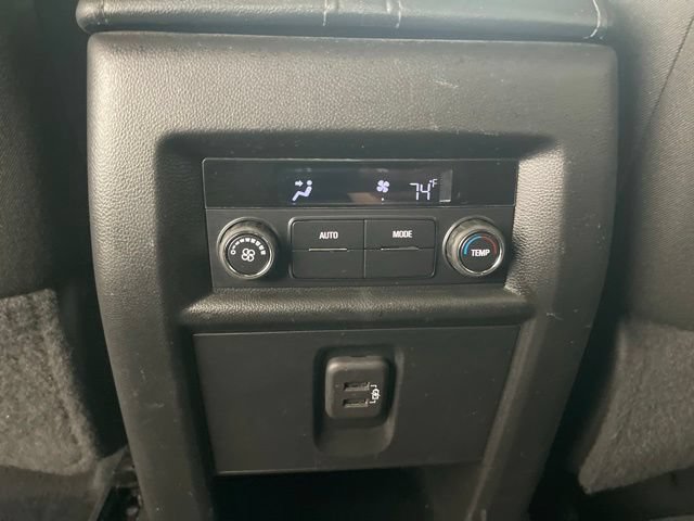 Used 2023 Chevrolet Traverse LT FWD image 44
