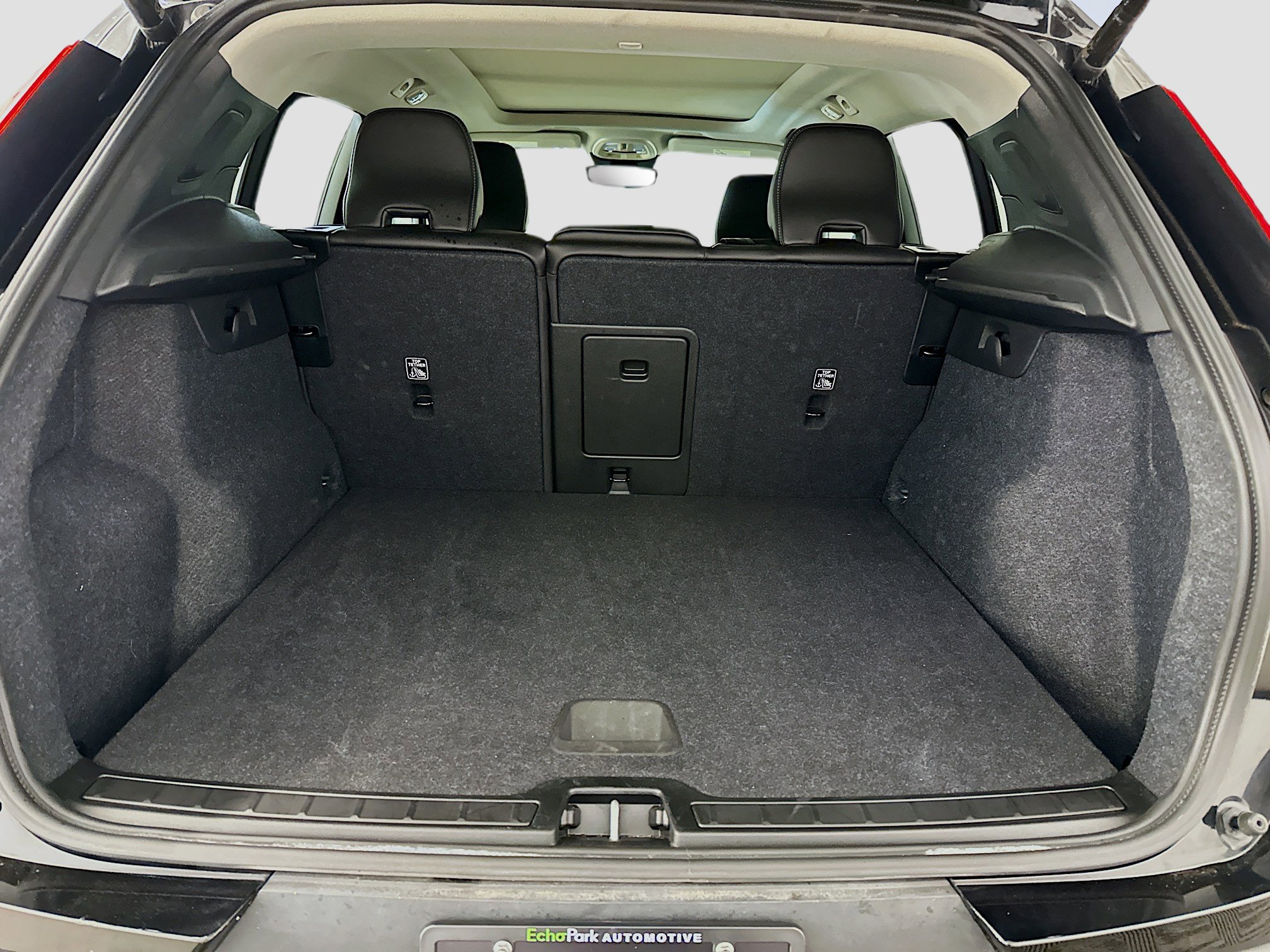 Used 2025 Volvo XC40 B5 Core image 31