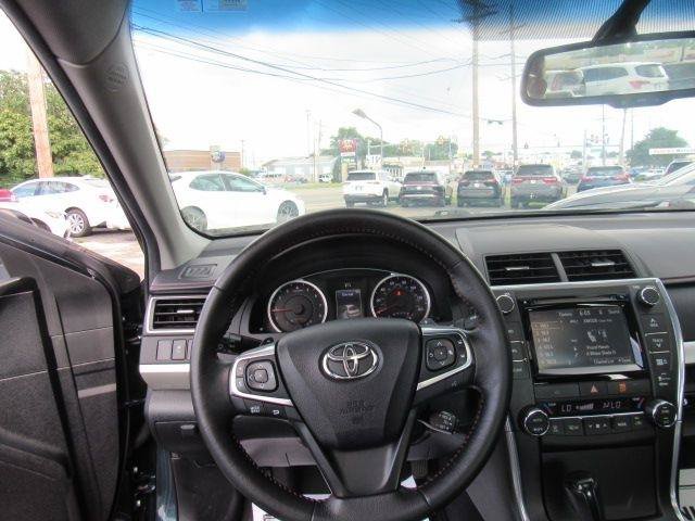 Used 2015 Toyota Camry XSE FWD image 22