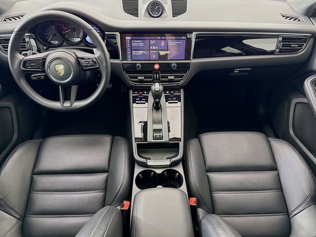 Certified 2025 Porsche Macan AWD/4WD image 28