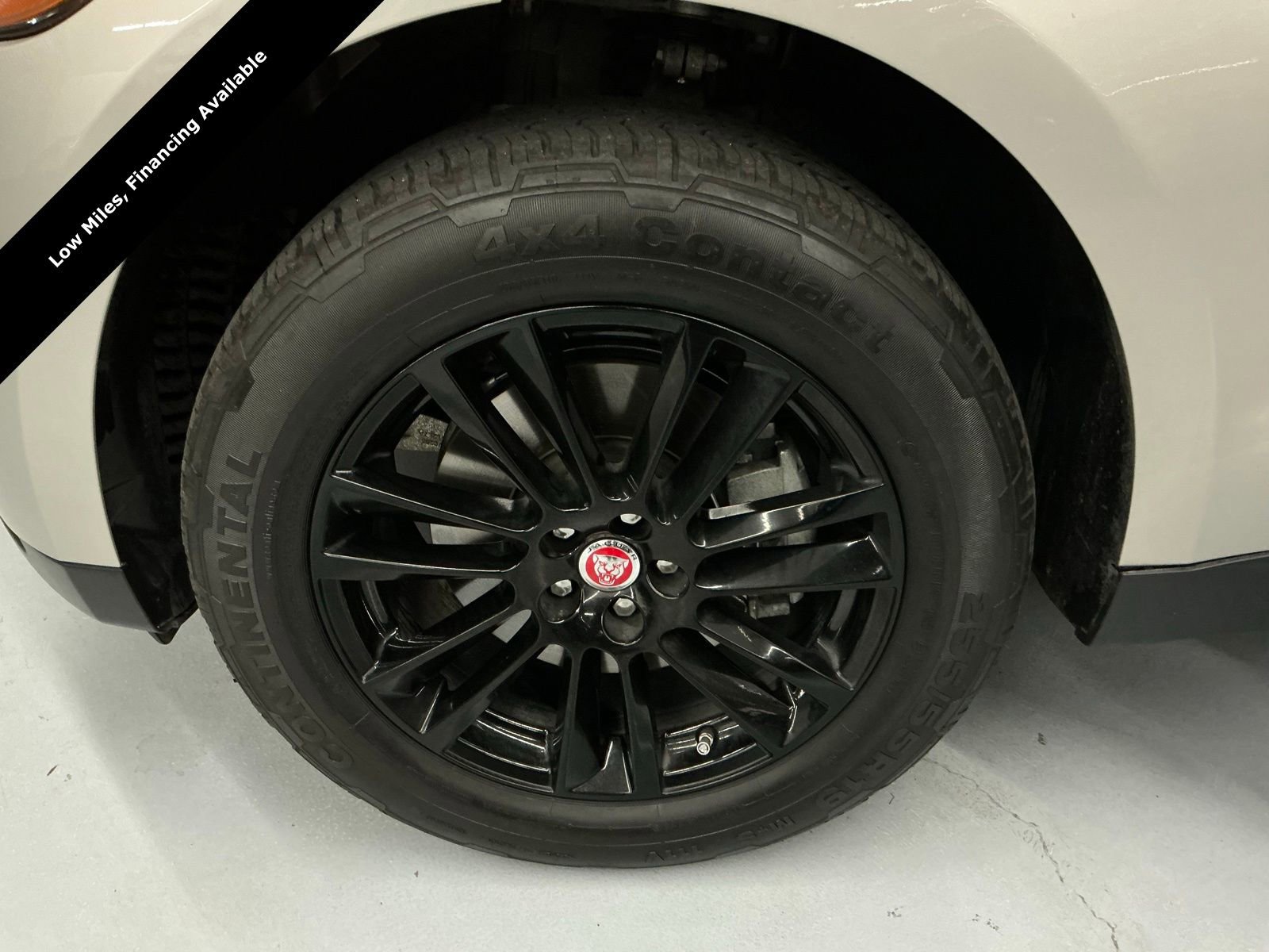 Used 2017 Jaguar F-PACE Prestige image 30