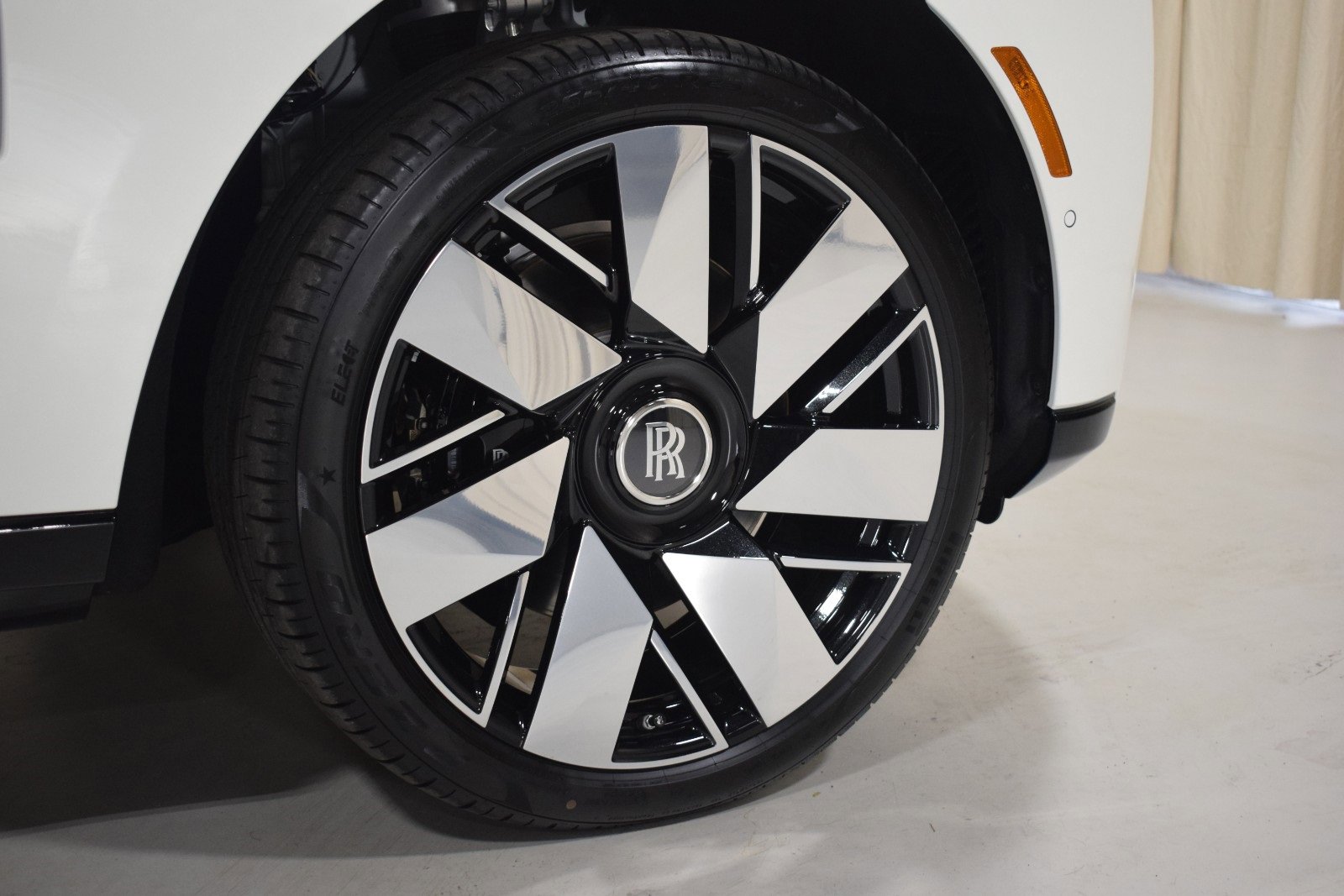 New 2026 Rolls-Royce Cullinan image 15