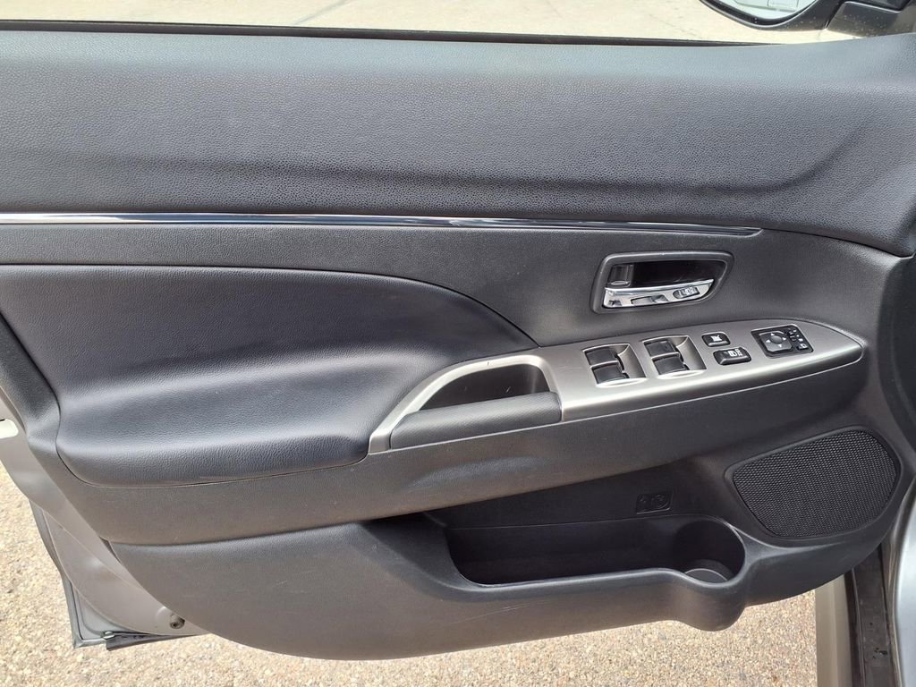 Used 2024 Mitsubishi Outlander Sport SE image 19