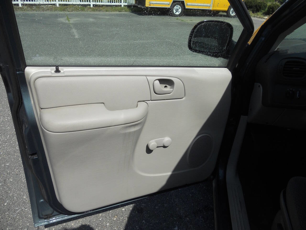 Used 2006 Dodge Caravan SE image 12