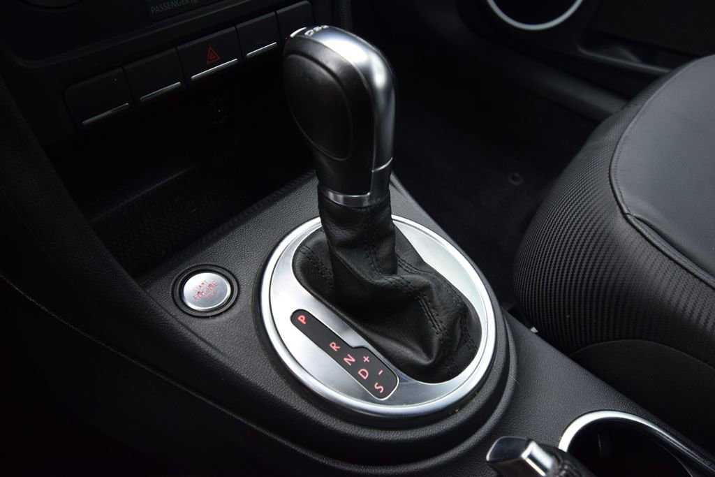 Used 2014 Volkswagen Beetle TDI image 23