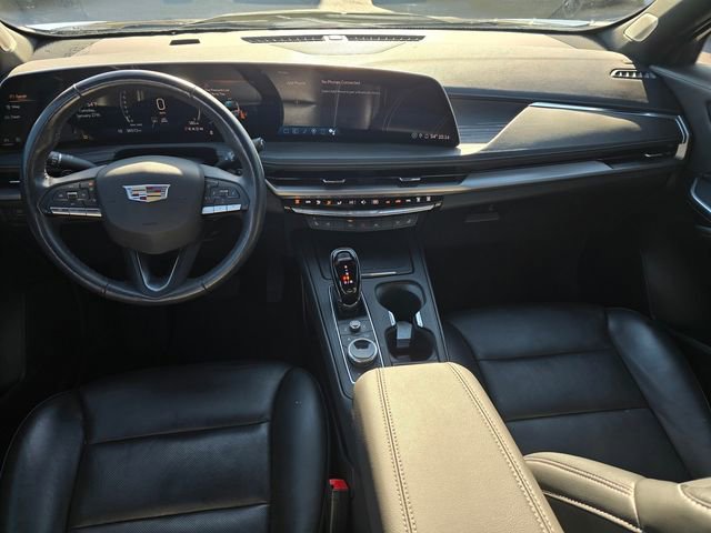 Used 2024 Cadillac XT4 Premium Luxury image 13