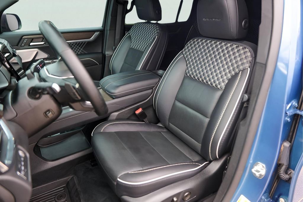 Used 2024 GMC Acadia Denali w/ Super Cruise Package image 10