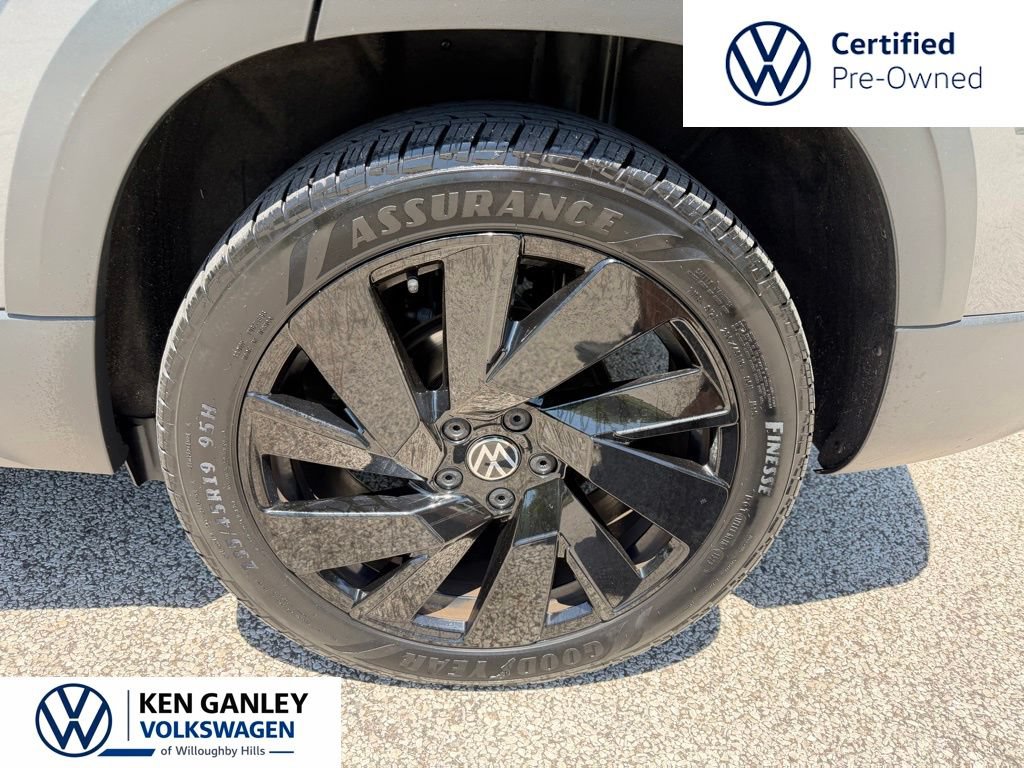 Certified 2023 Volkswagen Taos SEL w/ Black Wheel Package AWD/4WD image 38