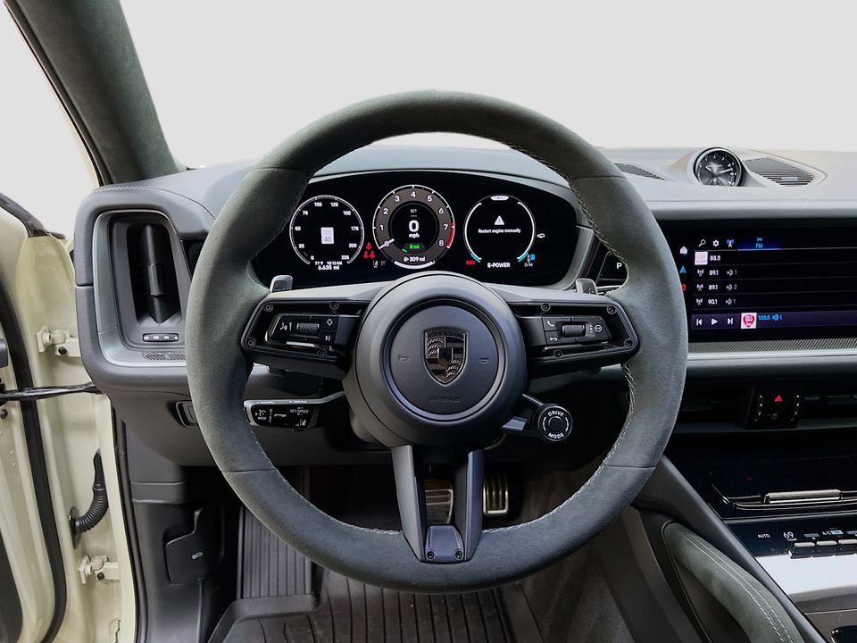 Certified 2026 Porsche Cayenne Turbo AWD/4WD image 12