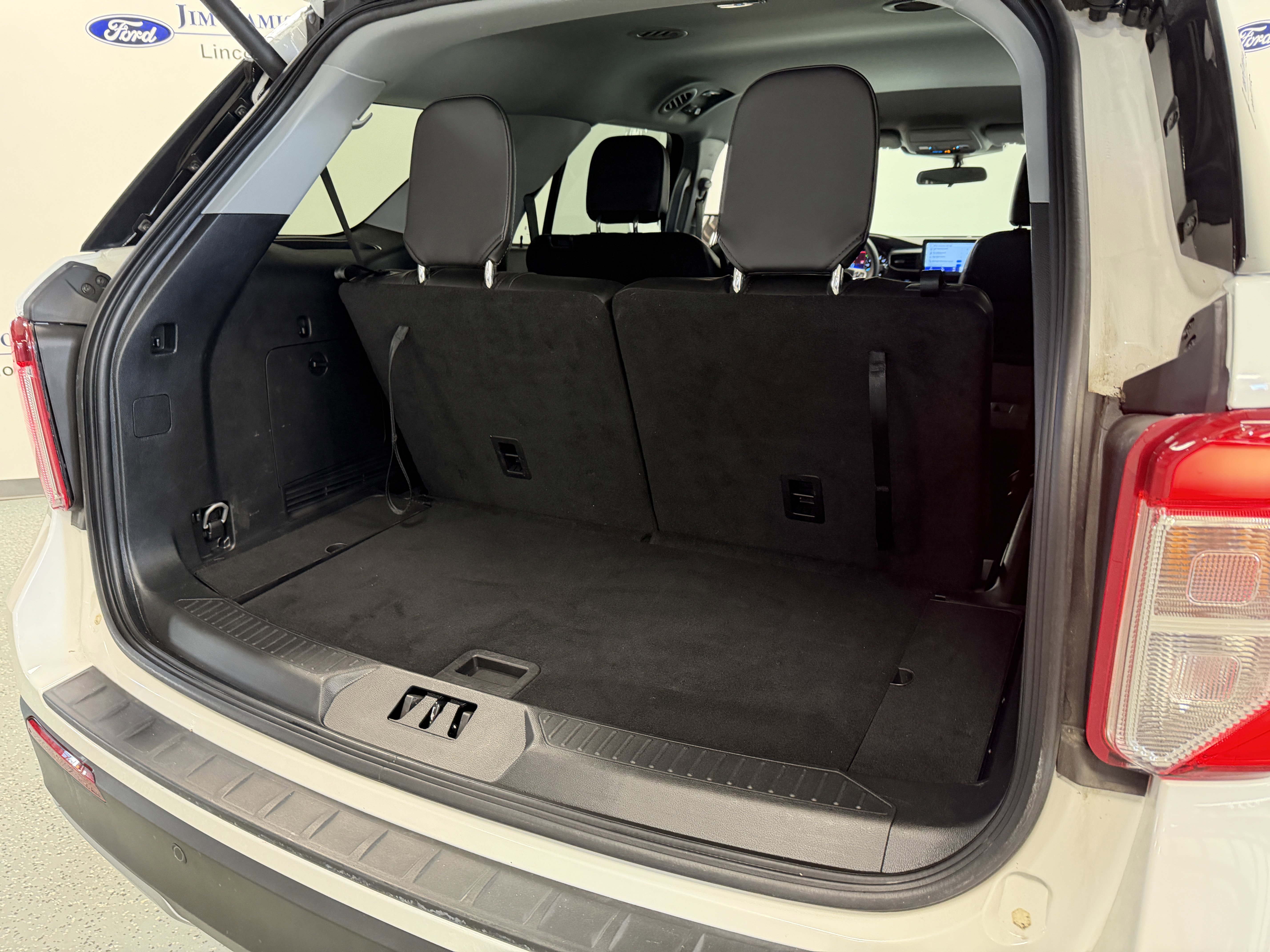 Used 2023 Ford Explorer XLT w/ Equipment Group 202A image 23