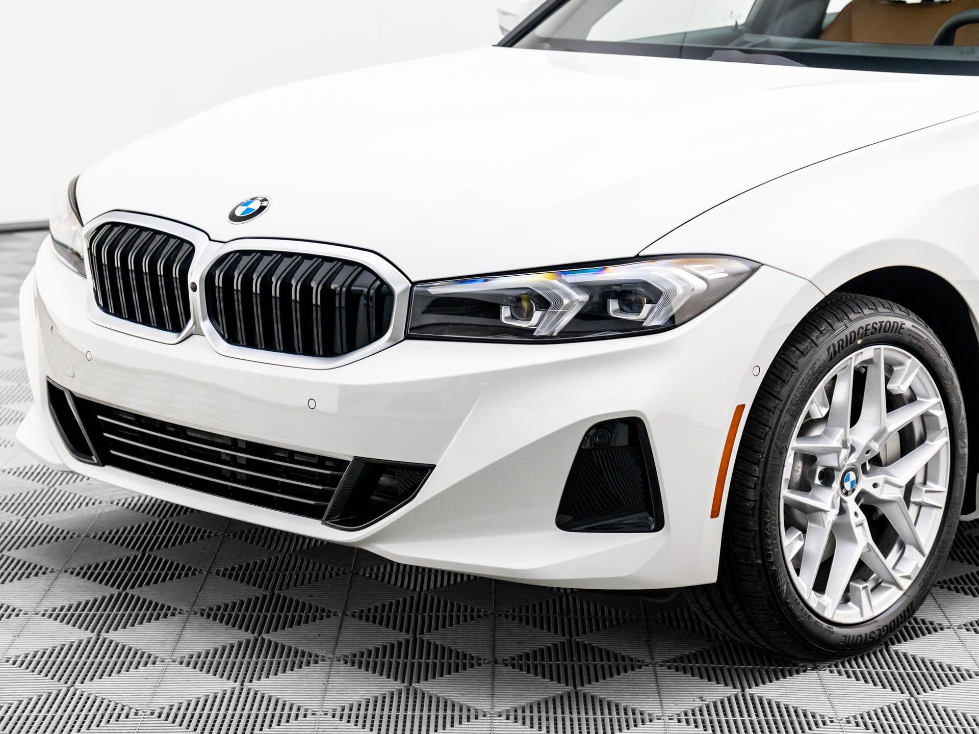 New 2025 BMW 330i xDrive Sedan w/ M Sport Package image 35