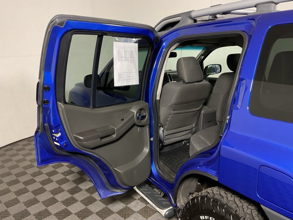 Used 2015 Nissan Xterra PRO-4X AWD/4WD image 32